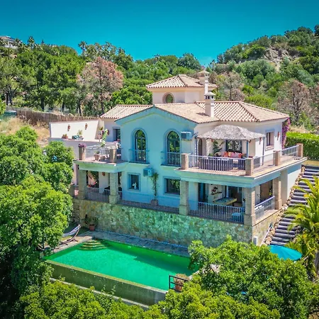 Luxury With Stunning Views In Estepona