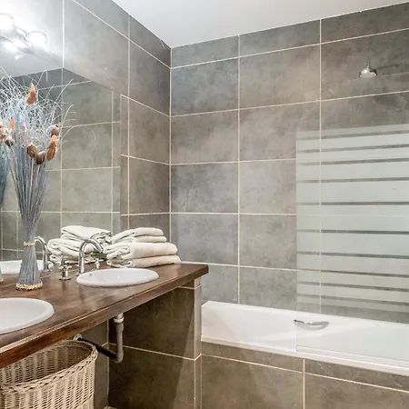 וילה Luxury - Sleeps Up To 8 & Infinity Pool אסטפונה