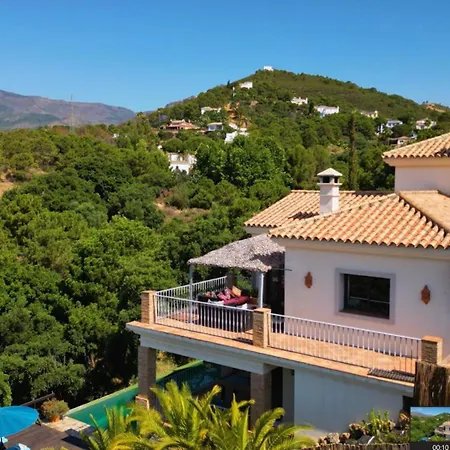 Luxury With Stunning Views In